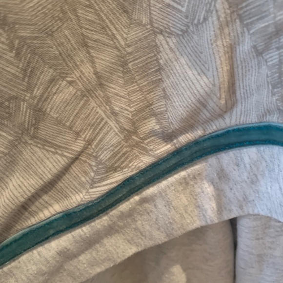 Lululemon Wrap - Picture 2 of 4